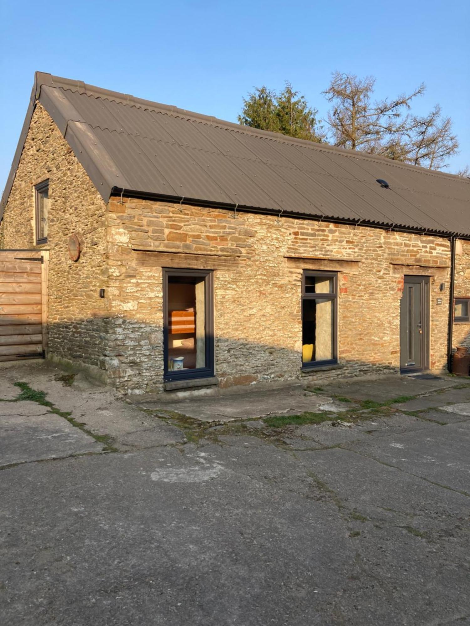 The Milking Parlour At Berthllwyd Villa Quakers Yard Exterior foto